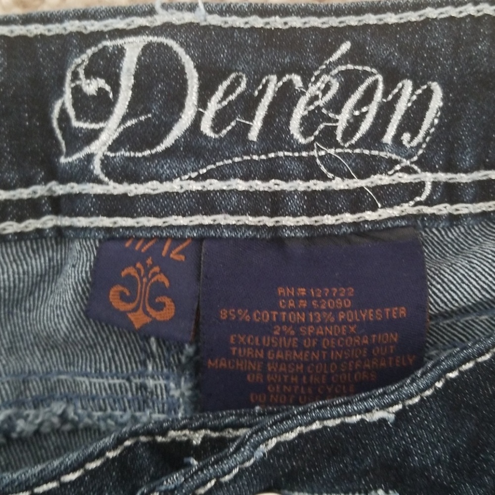 Very Nice Dereon Blue Jeans Shorts Size 11/12 - Picture 2 of 4